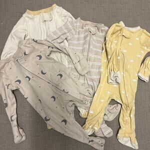 Lot of 4 Baby Zipper Sleepers Cloud Island Gender Neutral Blue Gray Newborn Size